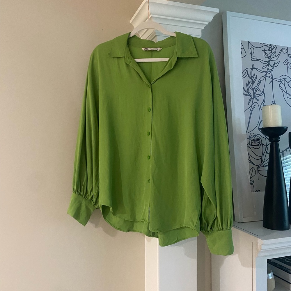 Zara green button down blouse size medium